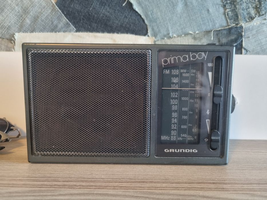 Малко радио Grundig
