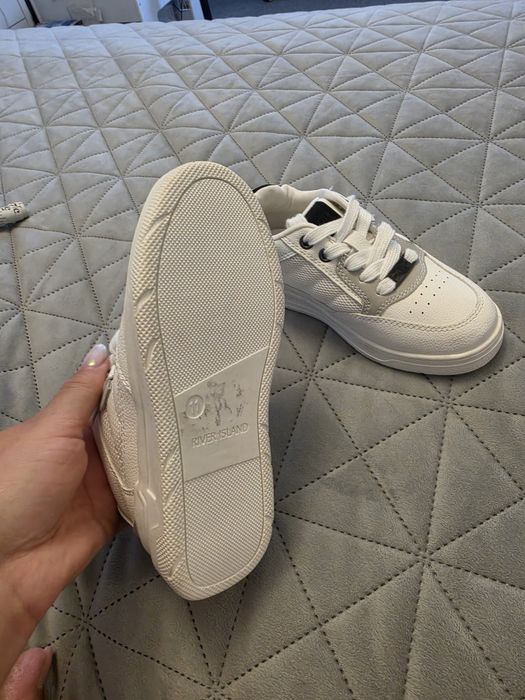 Adidasi River island copii