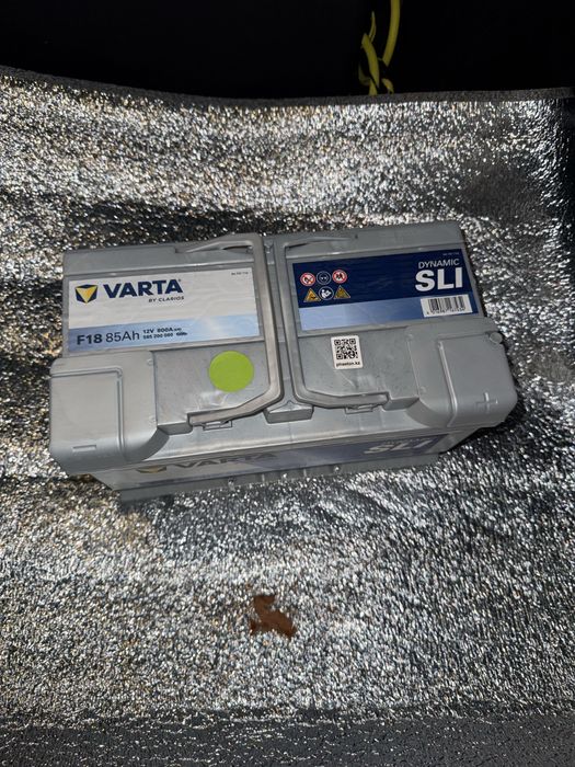 Автомобильный аккумлятор новый Varta