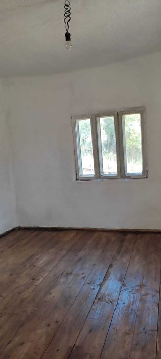 Vand casa+terenuri agricole in satul Traian-oras Vanju Mare, Mehedinti