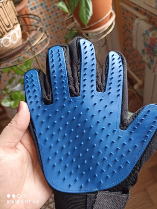 Продам перчатка для вычесывания шерсти