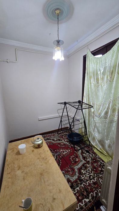 Чиланзар 8.  Срочно. Сдается.  2 х комнатная . Аренда