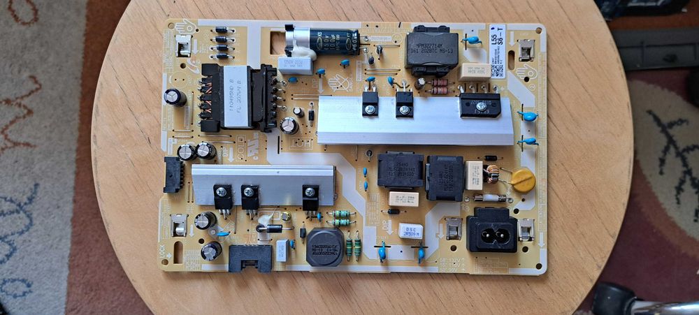 Components din 2 Samsung UE50TU8072UXXH V.01 ecrane defecte