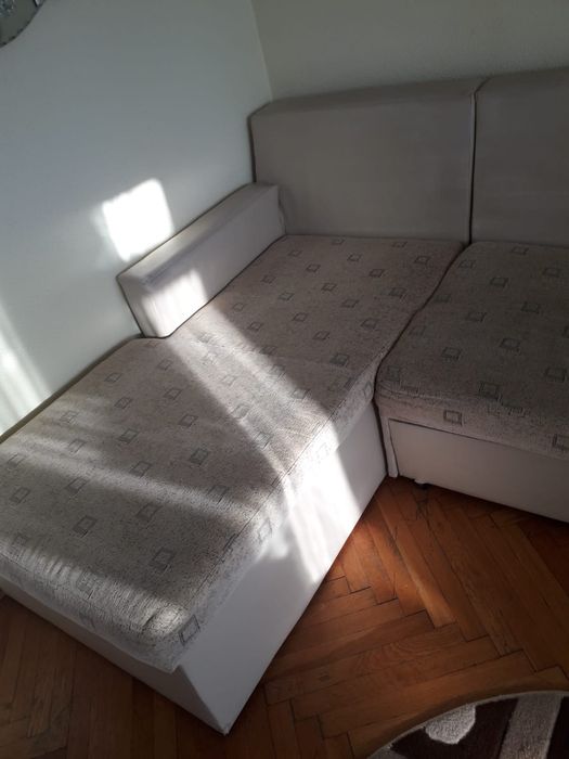 Vând colțar extensibil utilizat, preț 400 lei. Constanța.