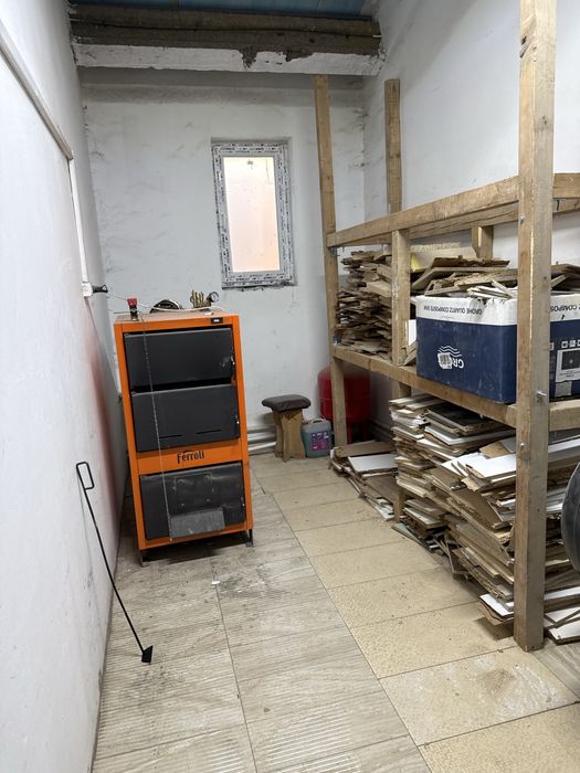 Hala zona tomesti 445 mp