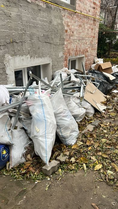 Car moloz și execut debarasari