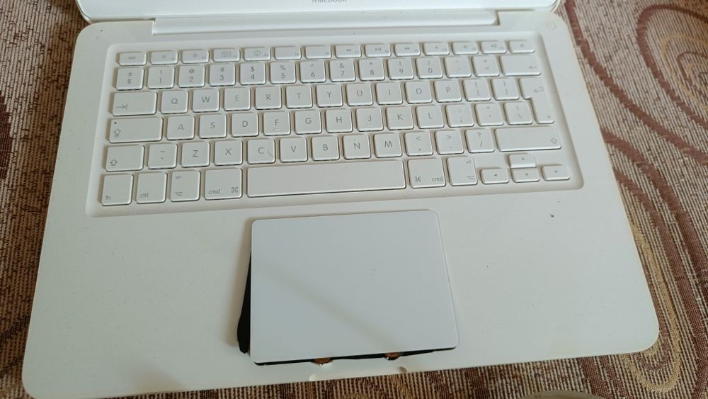 Vand Macbook pentru piese
