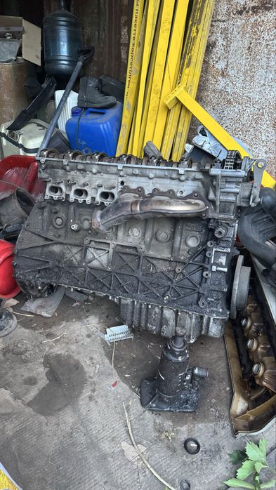 Продам двигатель Mercedes-Benz 2.8