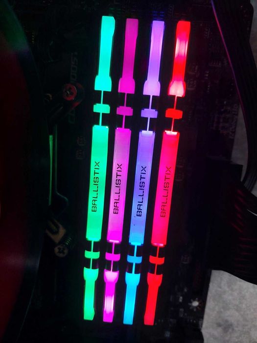 16GB DDR4 3600Mhz CL16 - Crucial BallsitX RGB