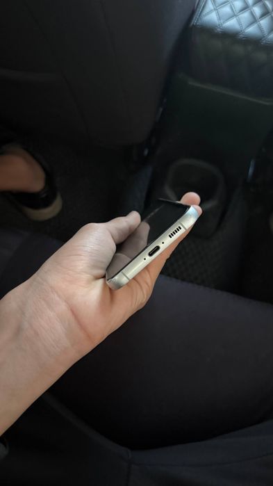 Срочно продаётся Samsung S23 FE