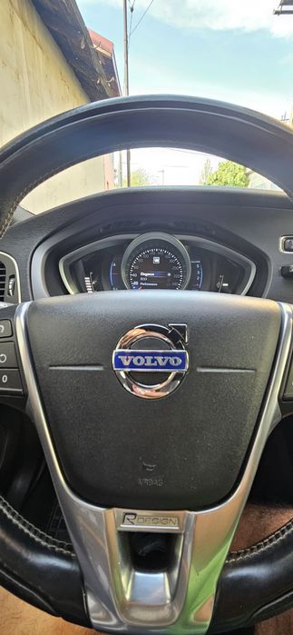 Volvo v40 R-Design D4 190cp