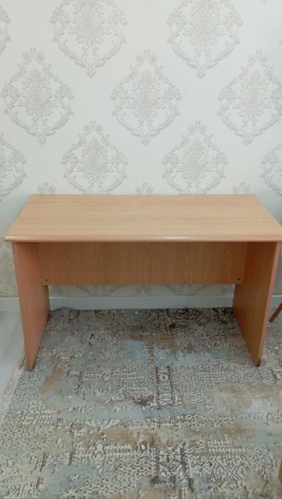 Продам писменный стол ширина 120, высота 73, глубина 60