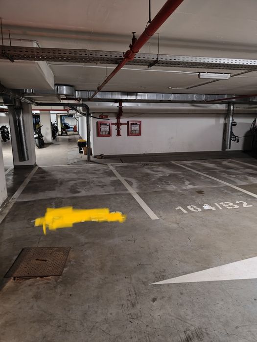 Vând sau închiriez loc parcare subteran Asmita Gardens