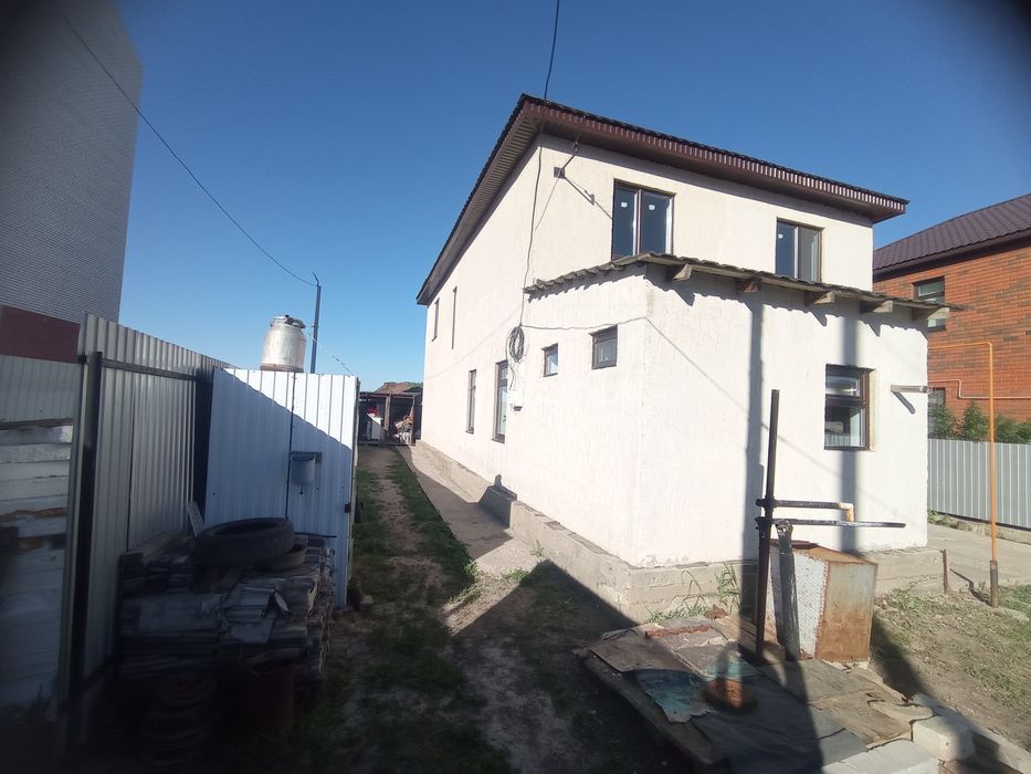 Продам коттедж 10 район