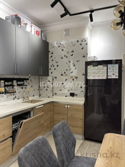 Продам 4-комнатную квартиру