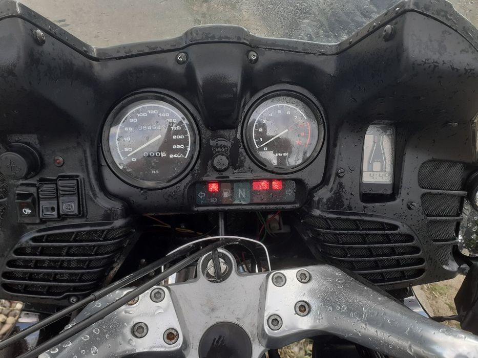 Spre vanzare un BMW R 1100 RT sau schimb cu Suzuki Grand Vitara benzina sau Jimny benzina,cu o mica diferenta din partea mea.Exclus ruginiturile.