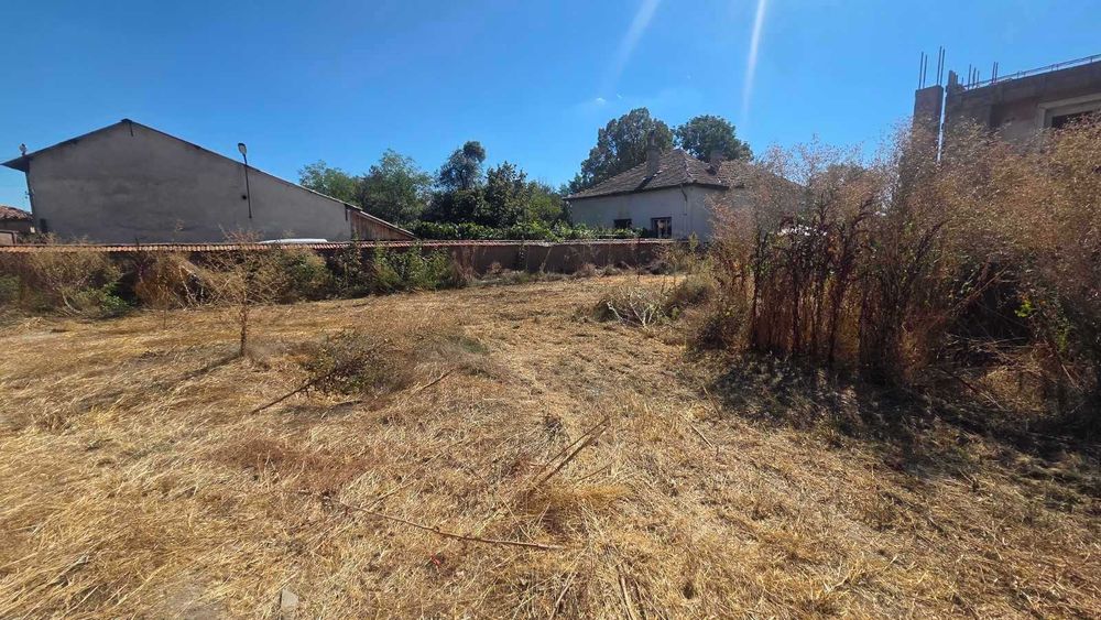 Къща с готови докумени в село Лесново