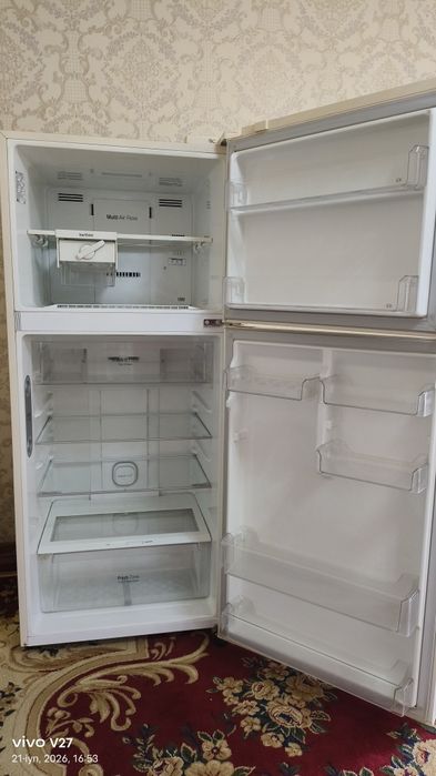 LG muzlatgich sotiladi