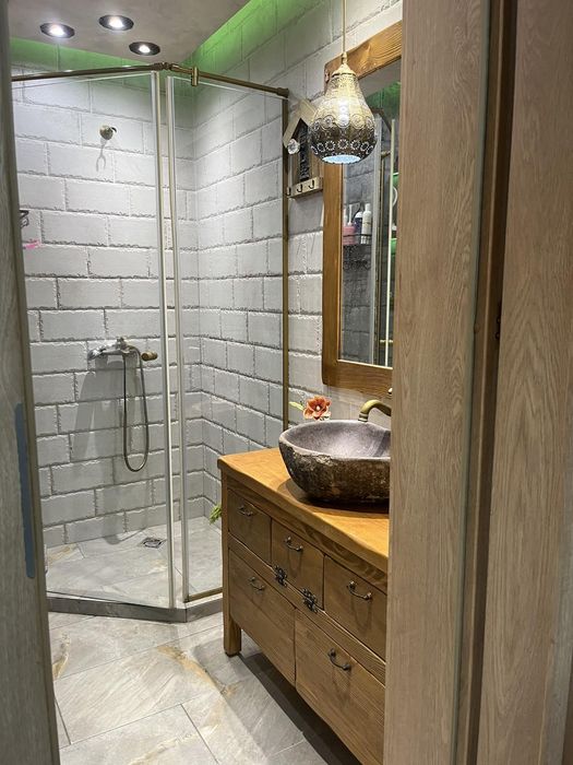 Дава се под наем Двустаен апартамент в Бургас, Изгрев - 72 кв.м за 765 € - Снимка #3