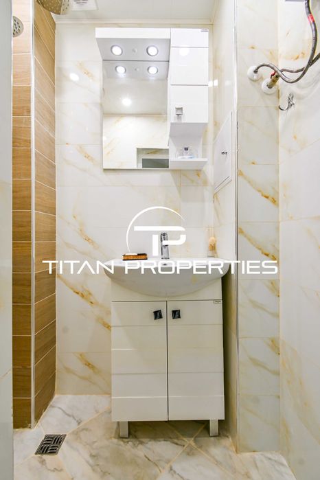 Дава се под наем Тристаен апартамент в София, Оборище - 75 кв.м за 765 € - Снимка #12