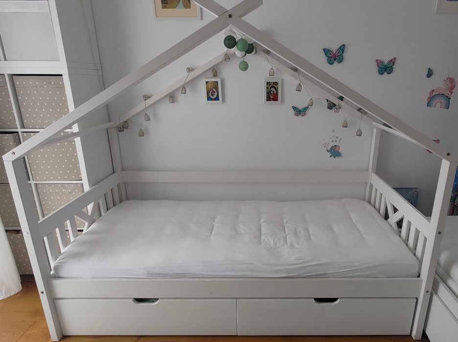 Pat copii tip casuta din lemn 90x200 + 2 sertare + saltea de calitate