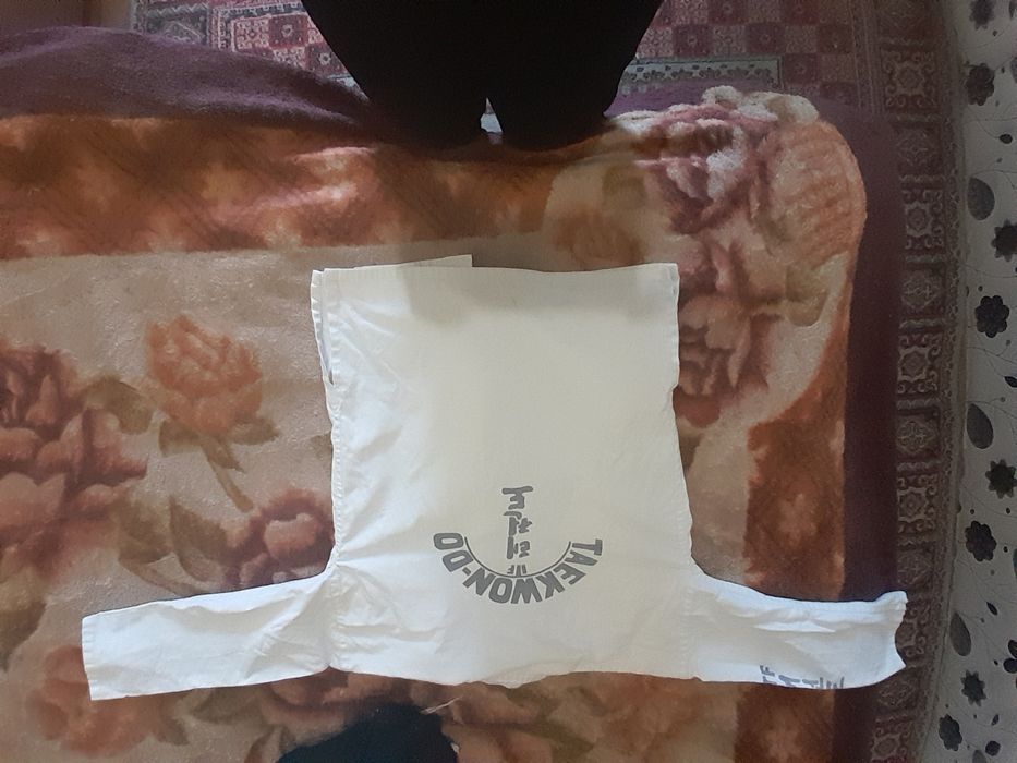 Продам кимоно для таэквонво СРОЧНО!
8-11лет также имеется амуниция цен