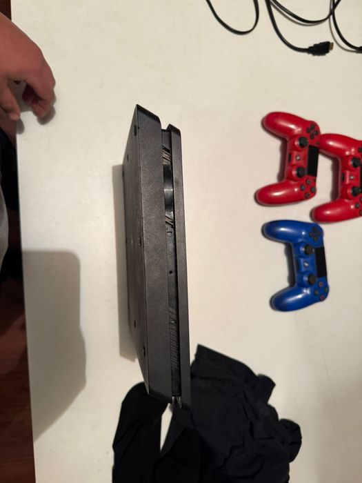 Ps4 slim 1 терабать 3 джойстик