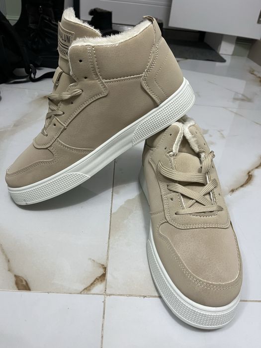 Продам мужские ботинки