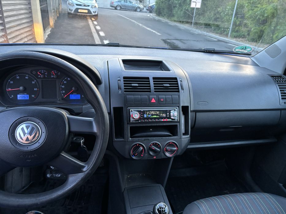 Vănd Volksvagen Polo 1,2 benzina