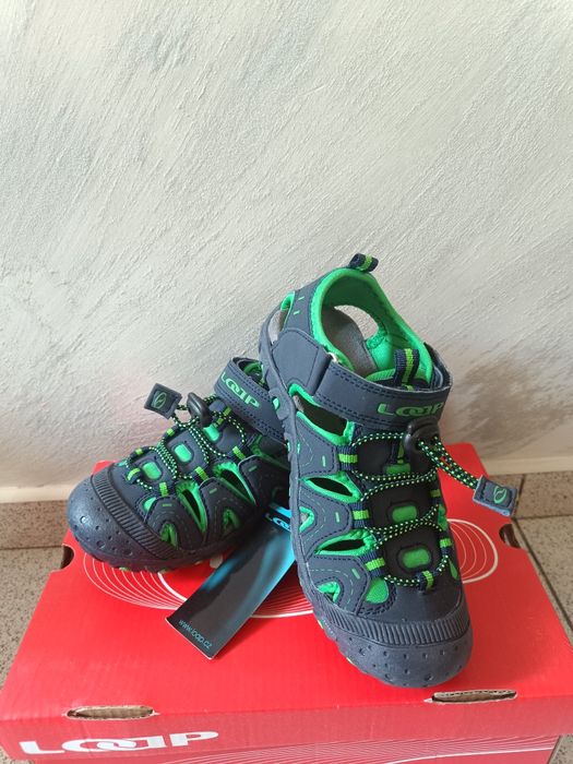 Нови сандали за момче