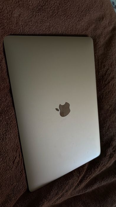 Продам macbook air 13
