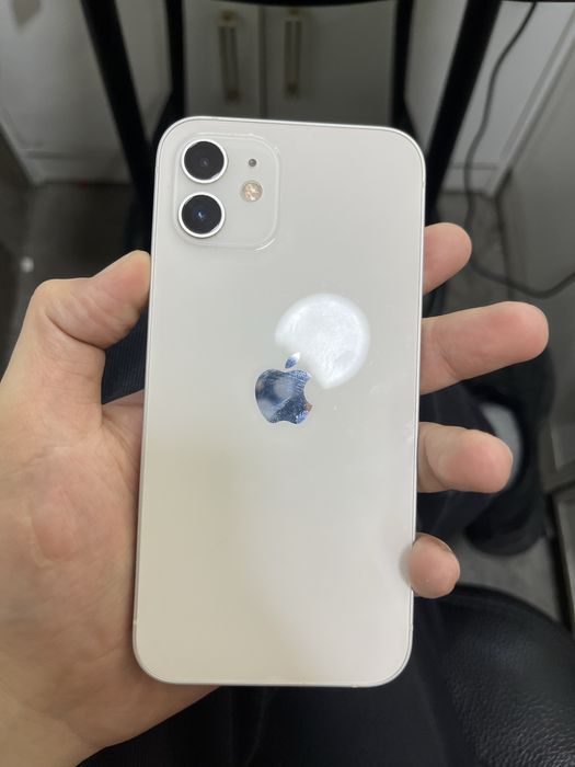 Продам Iphone 12