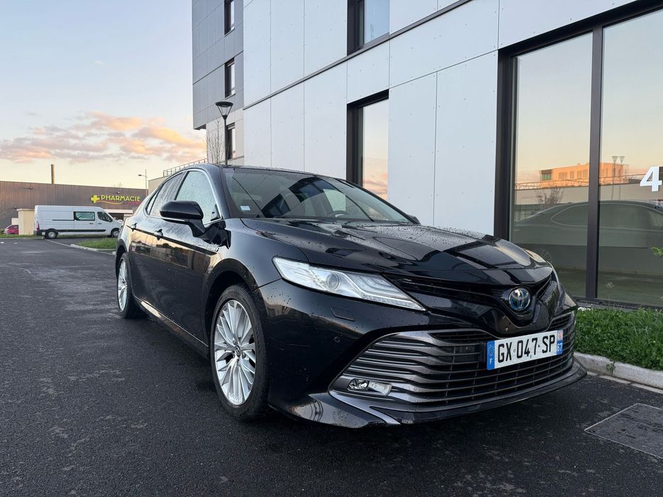 Toyota Camry 2.5i Hybrid