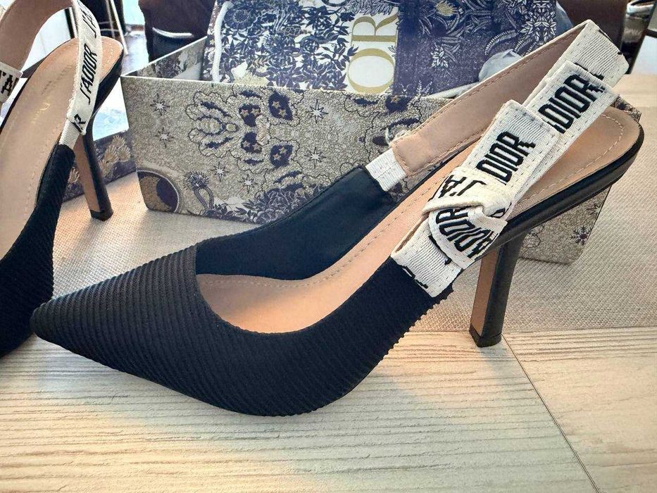 дамски ток dior без забележки