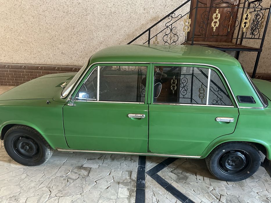 Vaz jiguli sotiladi 011