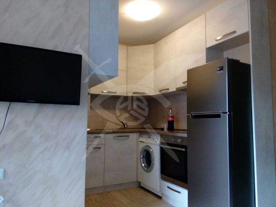 Продава се Тристаен апартамент в Пловдив, Южен - 80 кв.м за 2202 €/кв.м - Снимка #1