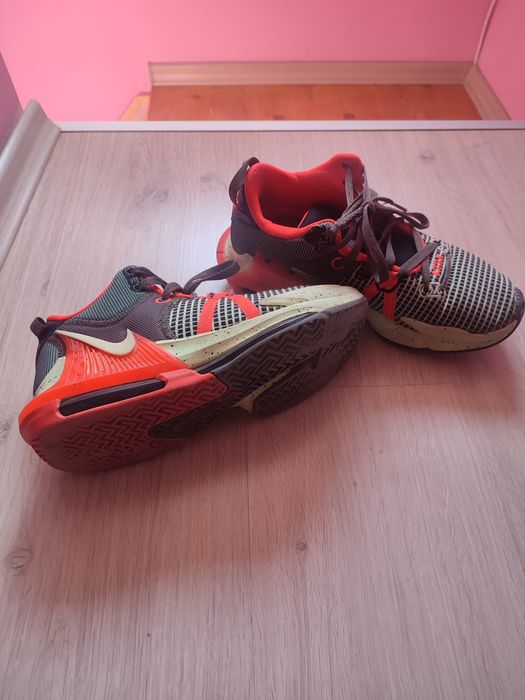 Маратонки Lebron james witness 7. Номер 41.