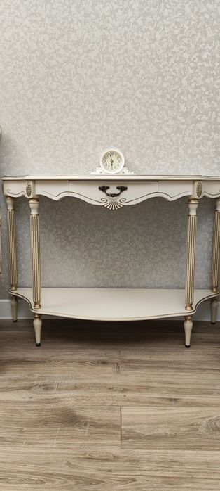 Консольный столик