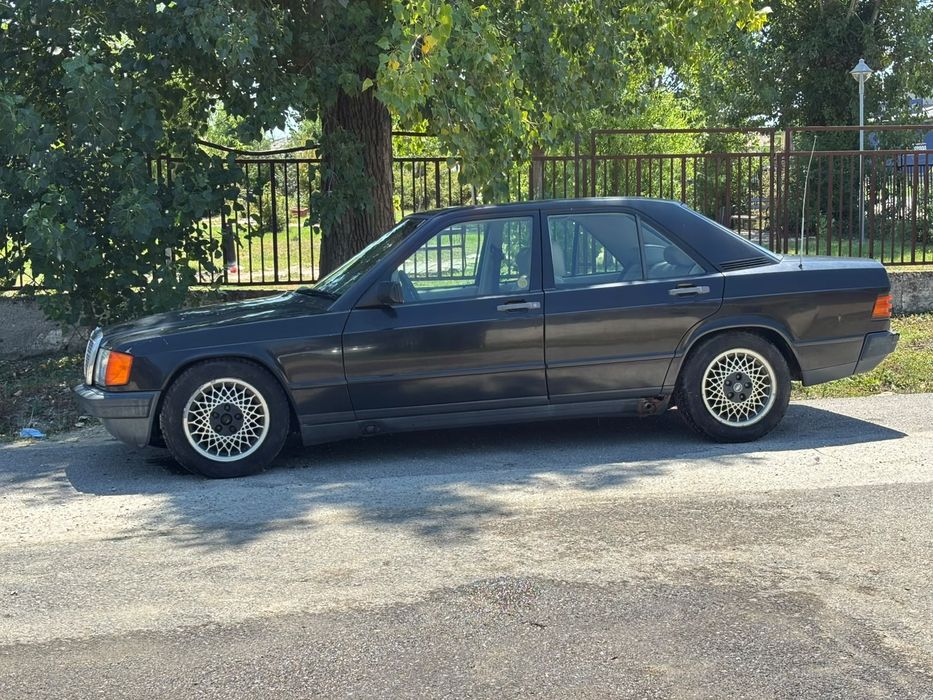 Mercedes 190 w201 classic retro 2,0 benzina piele beige jante rare rial fagure