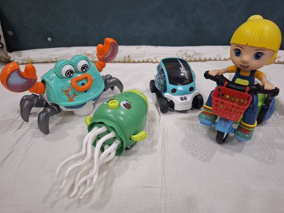 Игрушки крабик, кальмар