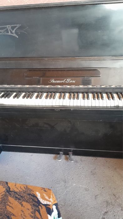 Продается пианино