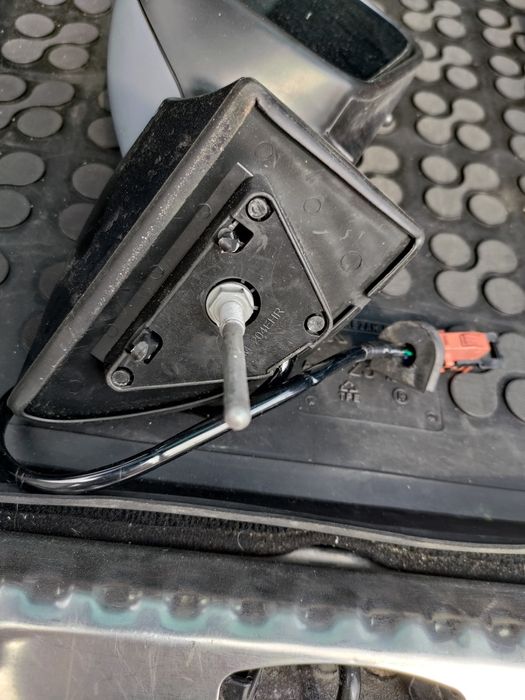 Пежо 407 sw комби огледало