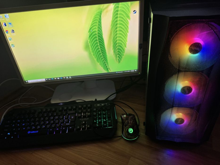 Vand pc gaming i3 placa video rx 570 8 gb