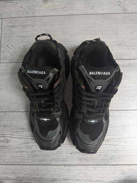 Balenciaga Runners 41