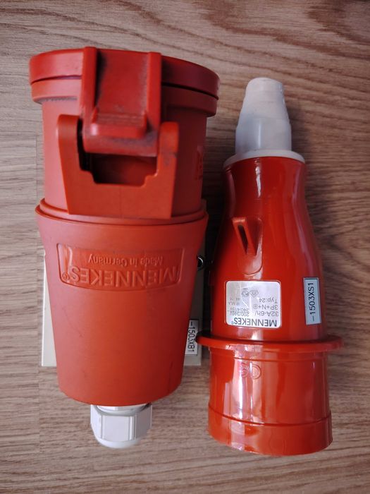 Priza + stecher Mennekes , 3P+N , 32 A , 200 - 415 V