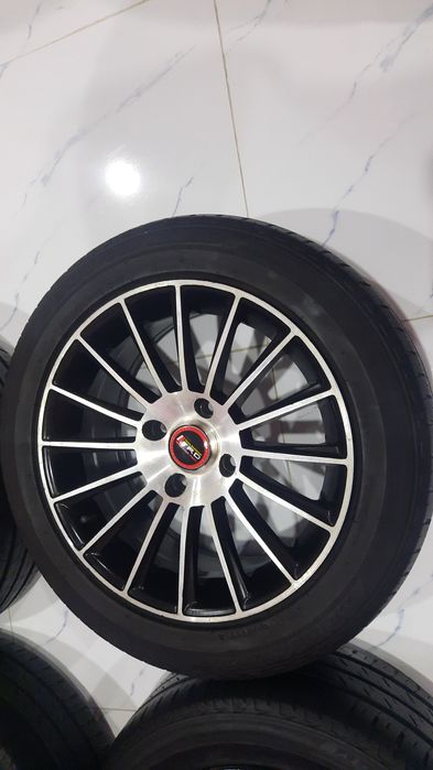 16 vossen saka diska balon sotiladi Jentra. Lasetti