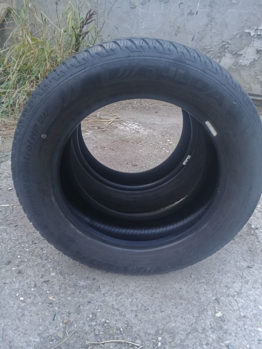 Două cauciucuri de iarna  Fulda  205 60 16