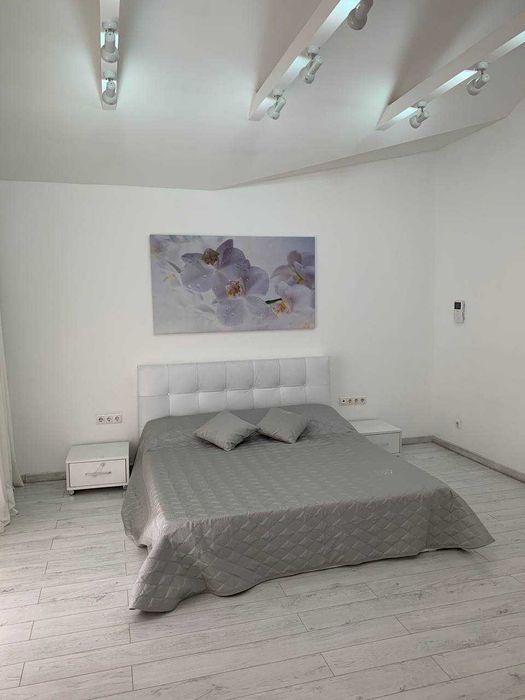 Сдается квартира в Аренду в новостройке возле метро Айбек