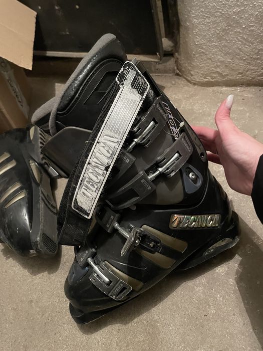 Clăpari TEHNICA marimea 36