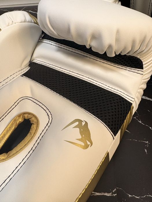 Mănuși Box Venum 14 OZ White Gold – NOI, Kickbox/MMA/Box
